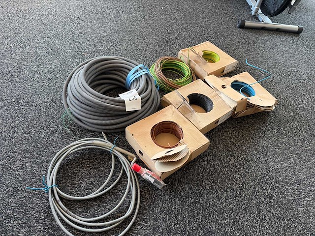 Diverse kabel - afbeelding 1 van  2