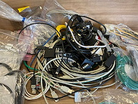 Diverse kabels & connectors - afbeelding 4 van  4