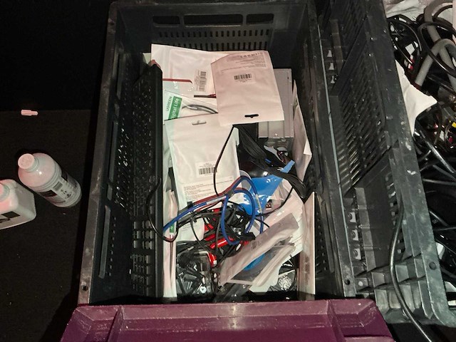 Diverse kabels, verlichting en it goederen - afbeelding 5 van  10