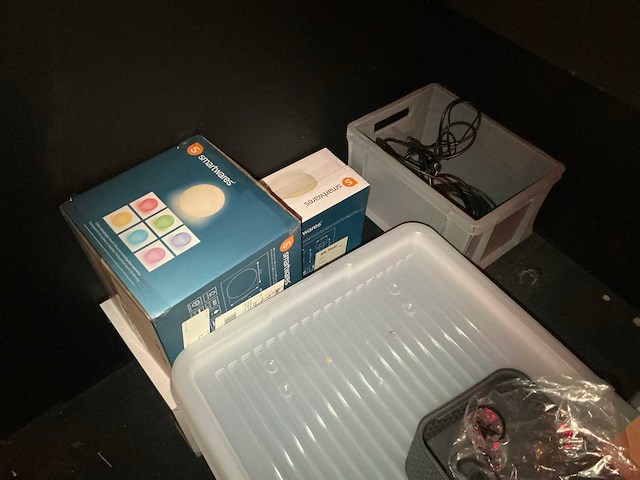 Diverse kabels, verlichting en it goederen - afbeelding 9 van  10