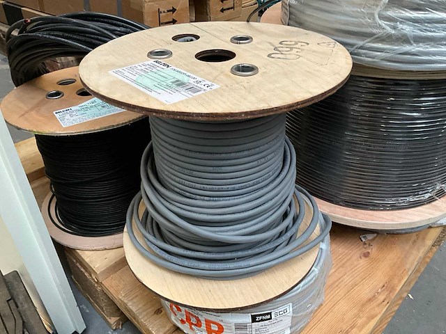 Diverse kabels - afbeelding 3 van  8
