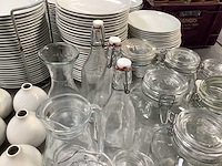 Diverse kannen en potten - afbeelding 2 van  3