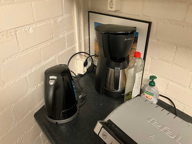 Diverse kantine -en keukenbenodigdheden - afbeelding 3 van  19