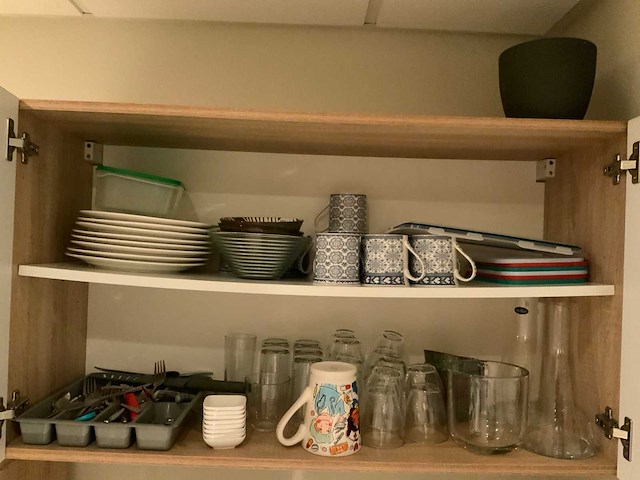 Diverse kantine-inventaris - afbeelding 2 van  13