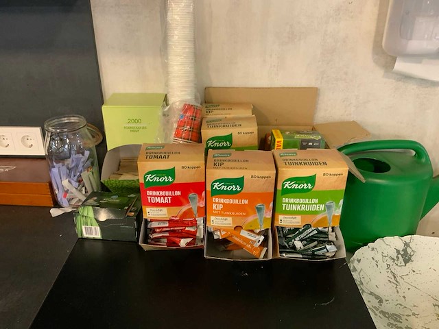 Diverse kantine-inventaris - afbeelding 8 van  20