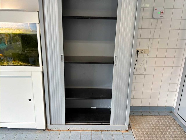 Diverse kantine-inventaris - afbeelding 10 van  11