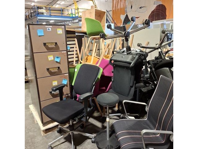 Diverse kantoor inventaris - afbeelding 5 van  13