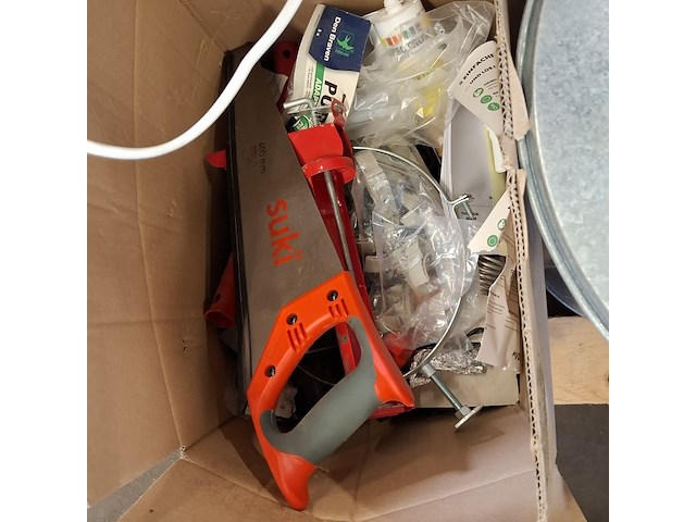 Diverse kantoorartikelen en gereedschap - afbeelding 4 van  24