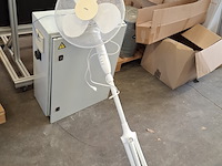 Diverse kantoorartikelen en gereedschap - afbeelding 5 van  24