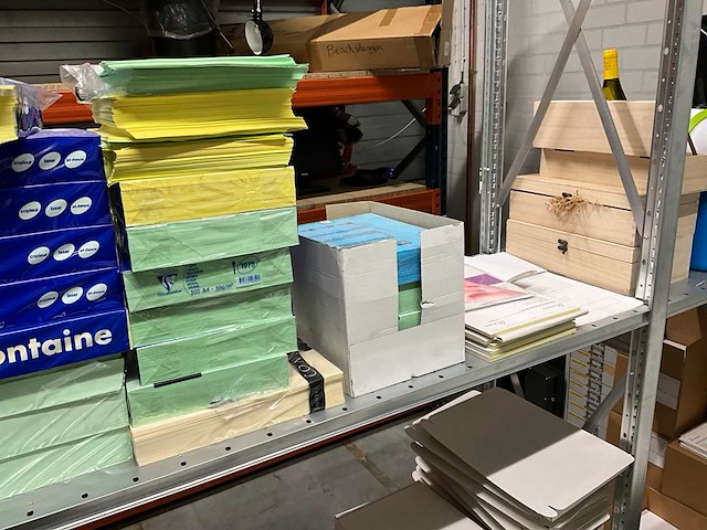 Diverse kantoorartikelen en werkplaatsinventaris - afbeelding 3 van  4