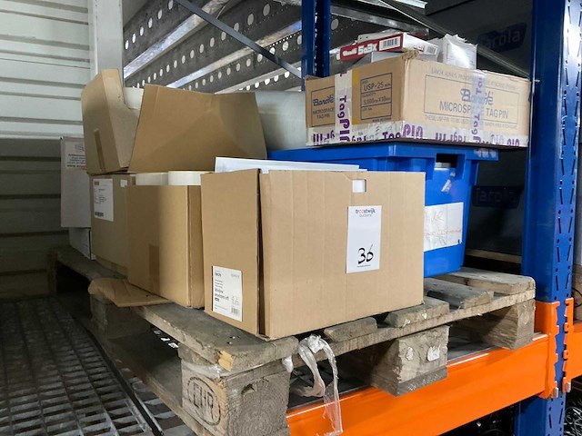 Diverse kantoorartikelen - afbeelding 1 van  7