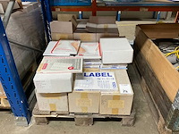 Diverse kantoorartikelen - afbeelding 1 van  4