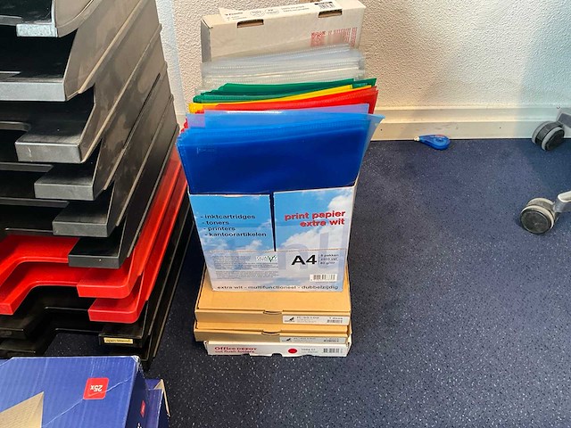 Diverse kantoorartikelen - afbeelding 4 van  5