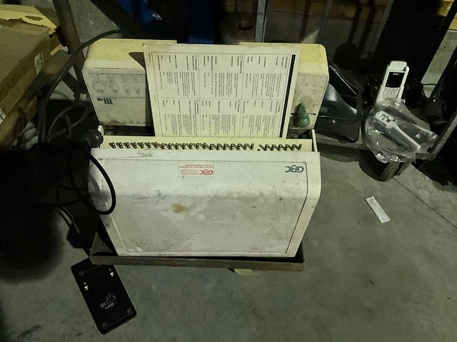 Diverse kantoorartikelen - afbeelding 5 van  7