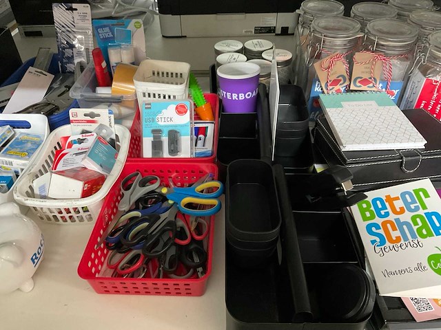 Diverse kantoorartikelen - afbeelding 4 van  14