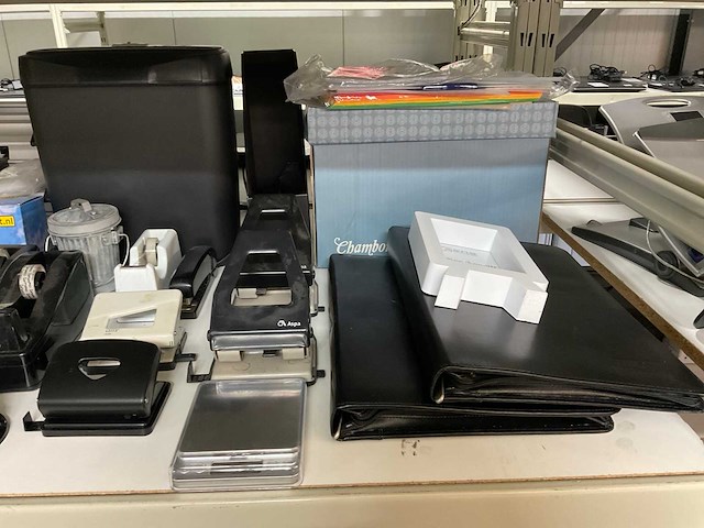 Diverse kantoorartikelen - afbeelding 9 van  14