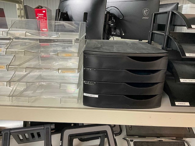 Diverse kantoorartikelen - afbeelding 11 van  17