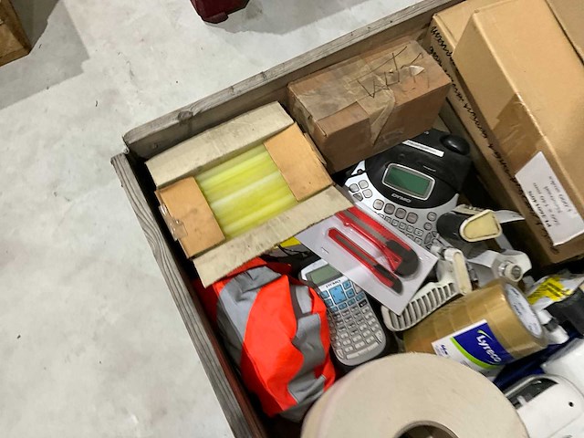 Diverse kantoorartikelen - afbeelding 9 van  10