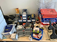 Diverse kantoorartikelen - afbeelding 4 van  8