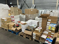 Diverse kantoorartikelen - afbeelding 1 van  8
