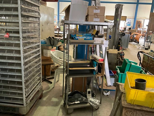 Diverse kantoorartikelen - afbeelding 1 van  7