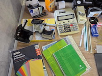 Diverse kantoorbenodigdheden, exclusief bureau - afbeelding 7 van  12