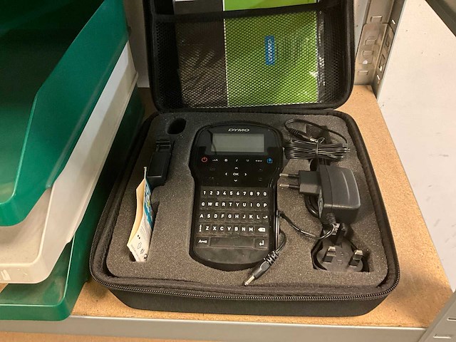 Diverse kantoorbenodigdheden - afbeelding 2 van  7