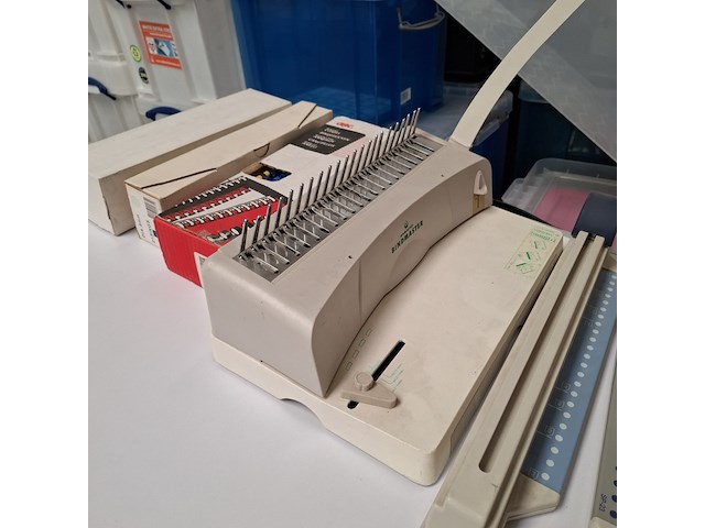 Diverse kantoorgerei - afbeelding 6 van  7