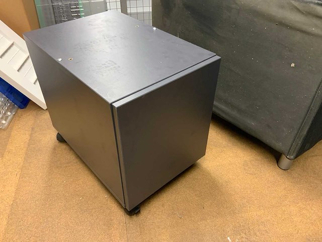 Diverse kantoorinventaris en stellingen - afbeelding 7 van  13