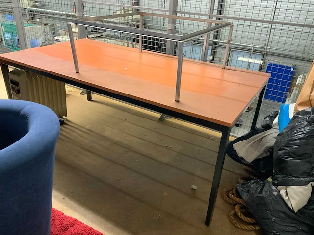 Diverse kantoorinventaris en stellingen - afbeelding 12 van  13