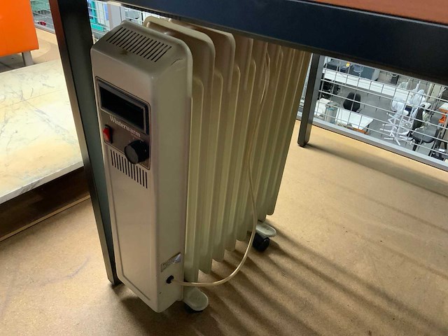 Diverse kantoorinventaris en stellingen - afbeelding 13 van  13