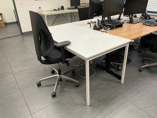 Diverse kantoorinventaris - afbeelding 9 van  14