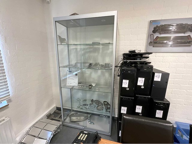 Diverse kantoorinventaris - afbeelding 6 van  9