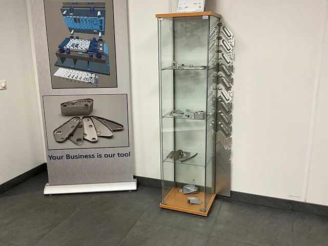 Diverse kantoorinventaris - afbeelding 6 van  8