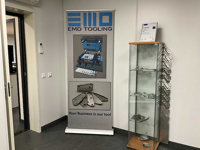 Diverse kantoorinventaris - afbeelding 7 van  8