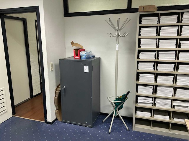 Diverse kantoorinventaris - afbeelding 4 van  14