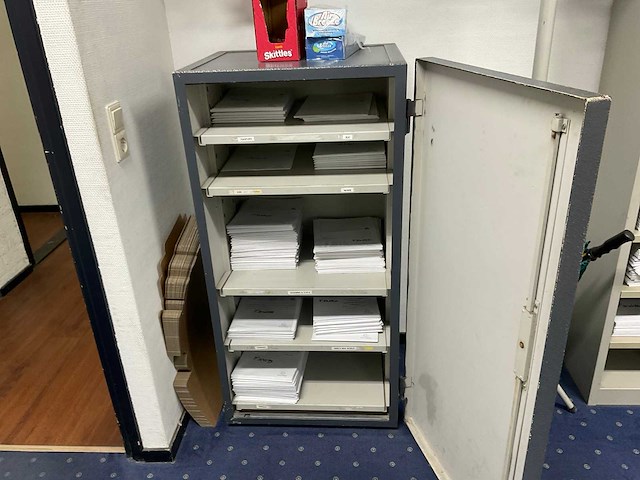 Diverse kantoorinventaris - afbeelding 6 van  14