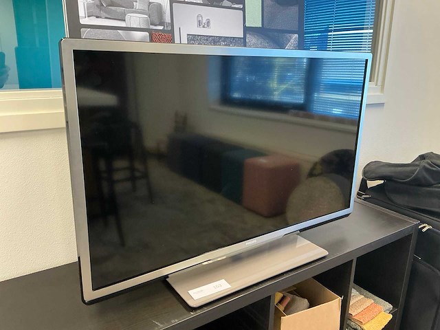 Diverse kantoorinventaris - afbeelding 4 van  7