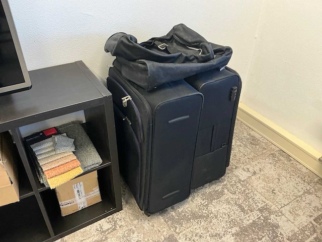 Diverse kantoorinventaris - afbeelding 5 van  7