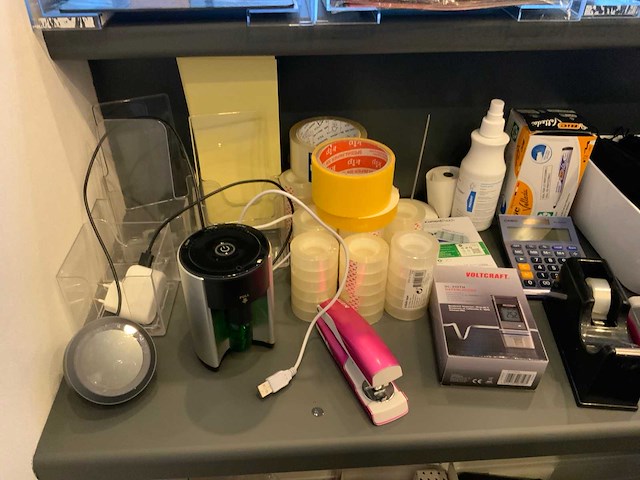 Diverse kantoorinventaris - afbeelding 2 van  13