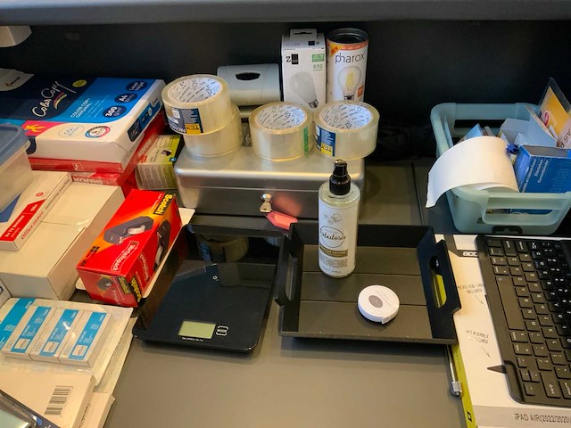 Diverse kantoorinventaris - afbeelding 11 van  13