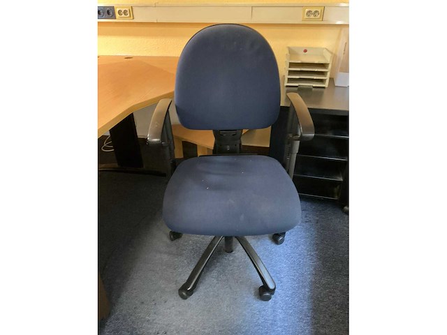 Diverse kantoorinventaris - afbeelding 10 van  11