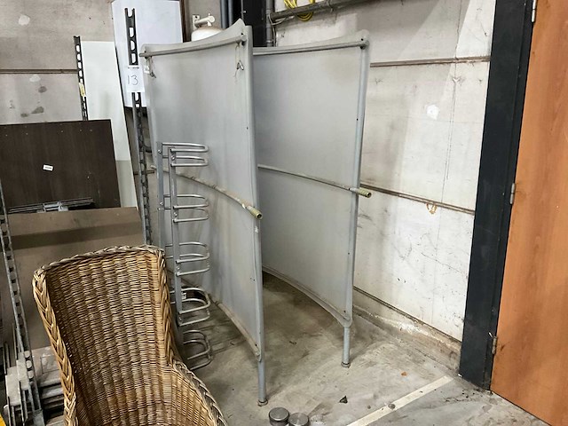 Diverse kantoorinventaris - afbeelding 2 van  4