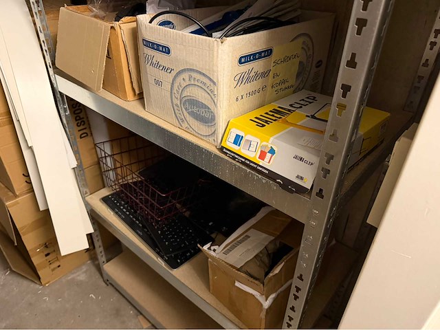 Diverse kantoorinventaris - afbeelding 7 van  15