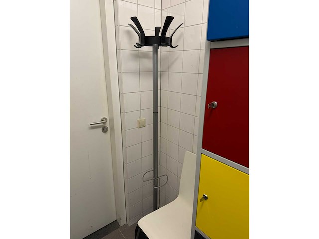 Diverse kantoorinventaris - afbeelding 9 van  15