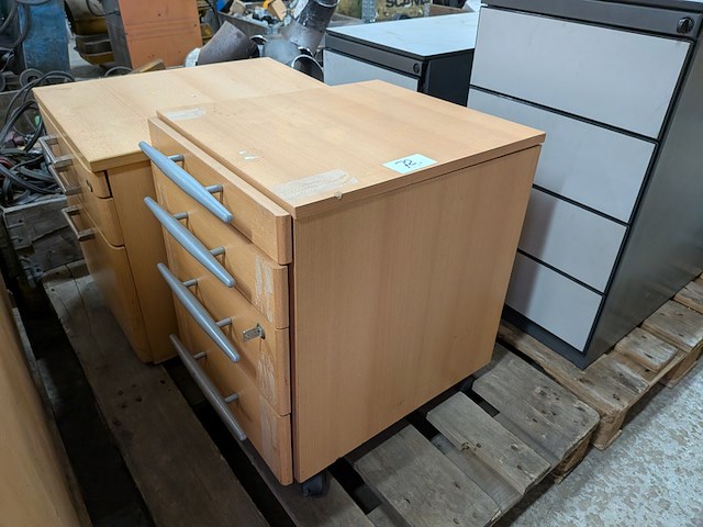 Diverse kantoorinventaris - afbeelding 13 van  29