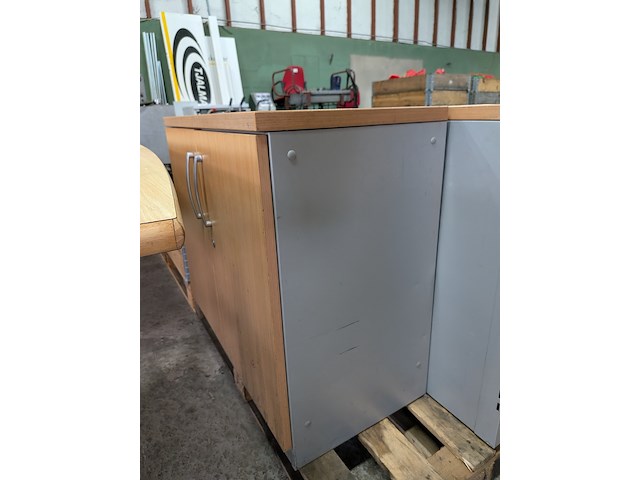 Diverse kantoorinventaris - afbeelding 18 van  29