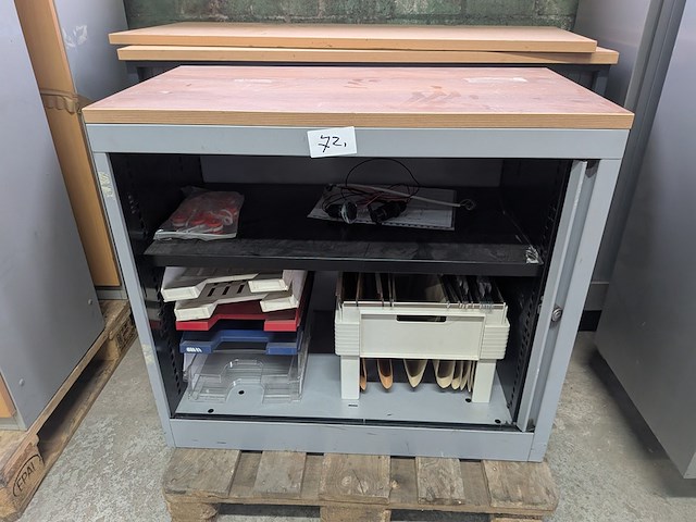 Diverse kantoorinventaris - afbeelding 29 van  29