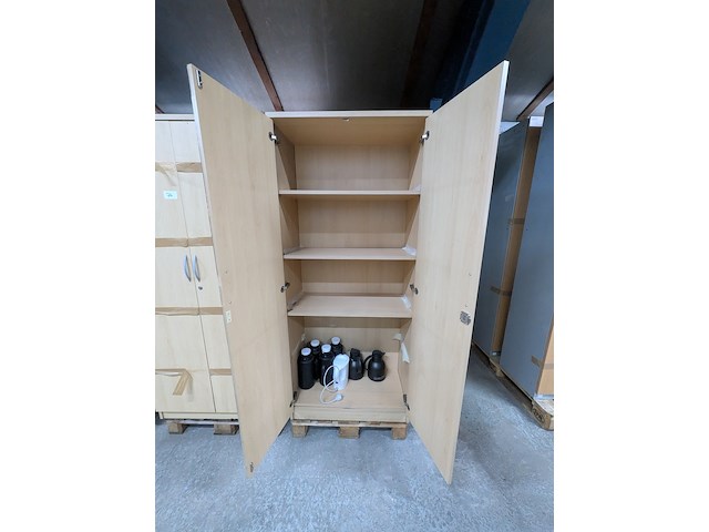 Diverse kantoorinventaris - afbeelding 6 van  12