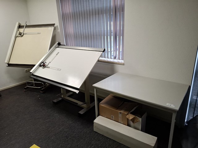 Diverse kantoorinventaris - afbeelding 1 van  13